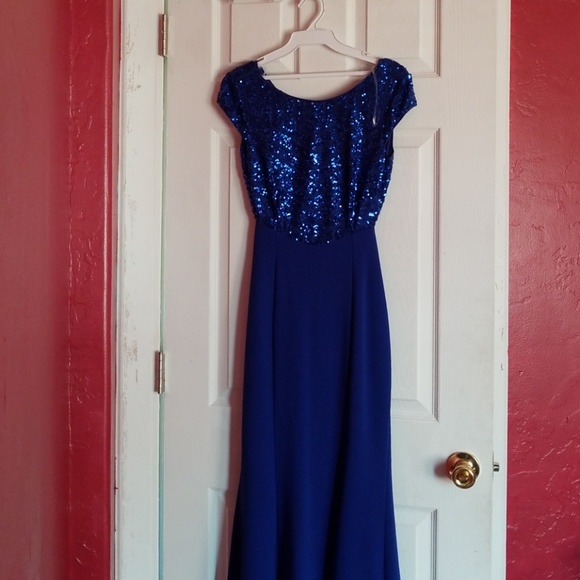 Prom dress - Picture 1 of 4